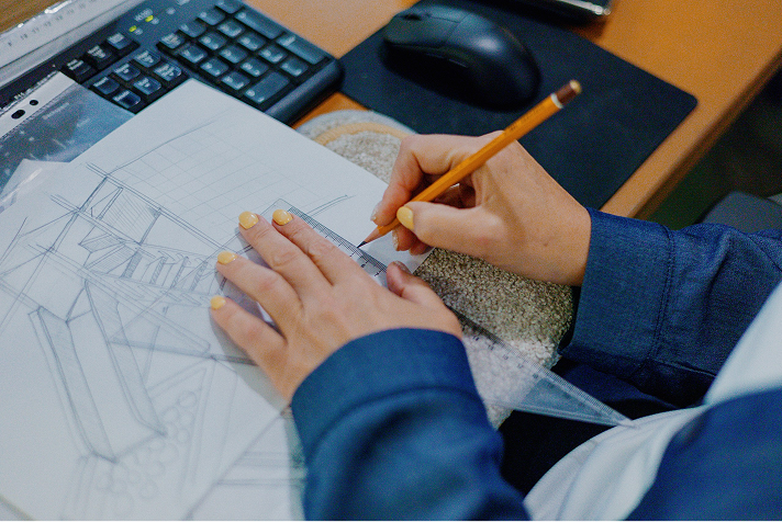 CR6_8966_resized 1 (1)